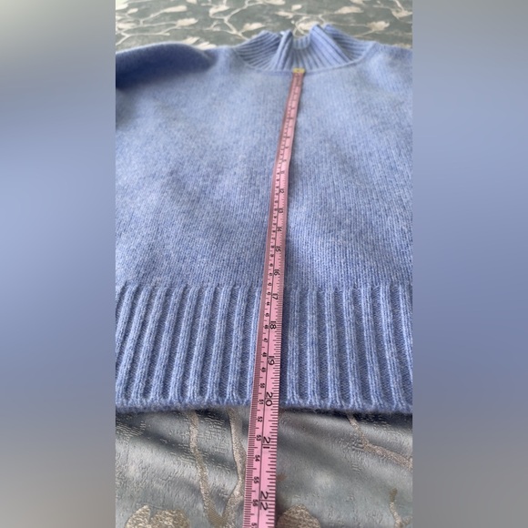 100% Cashmere Sweaters
Woman Cozy - Picture 4 of 10